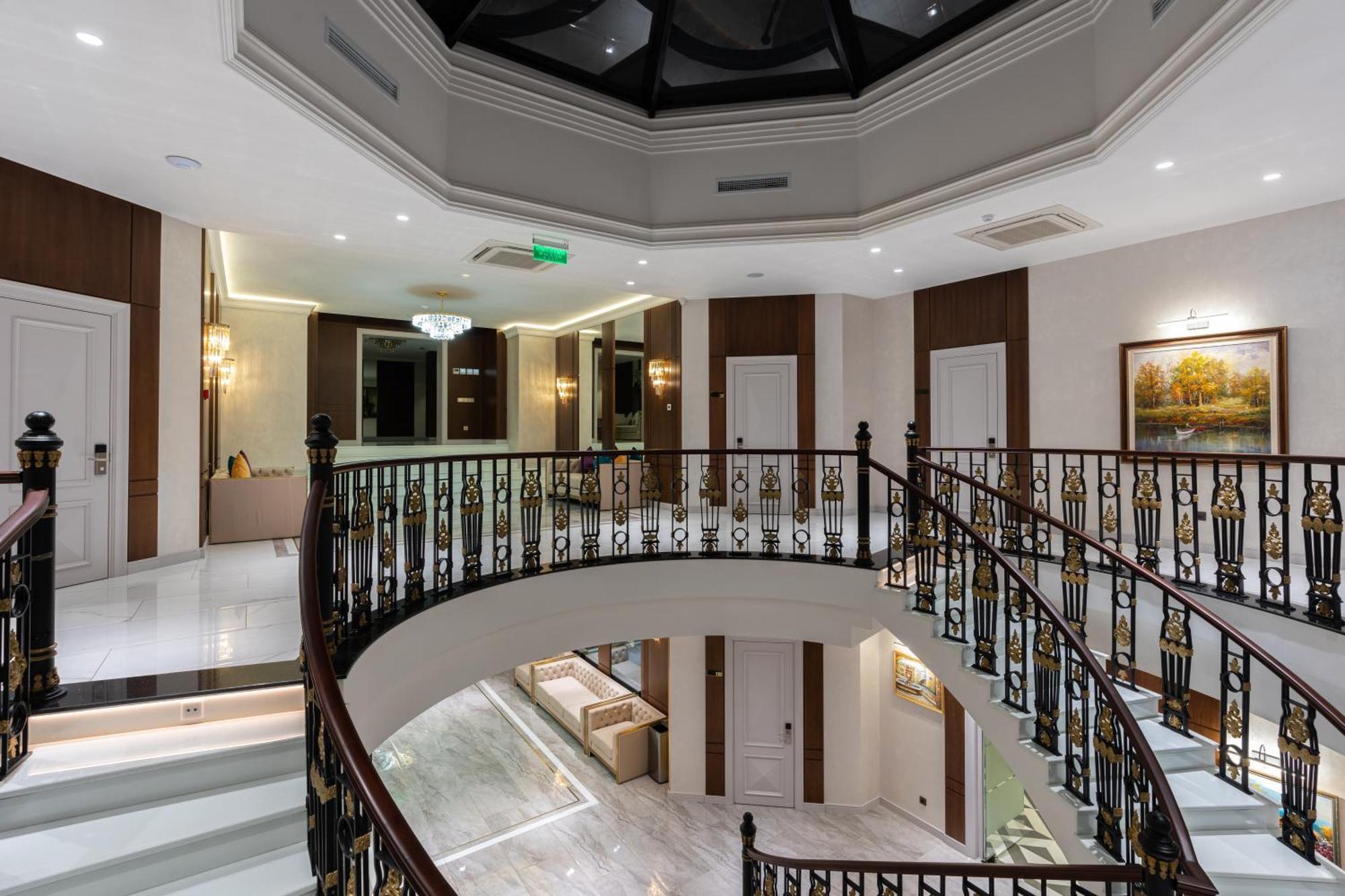 Frankfort Expo Hotel Tasken Kültér fotó