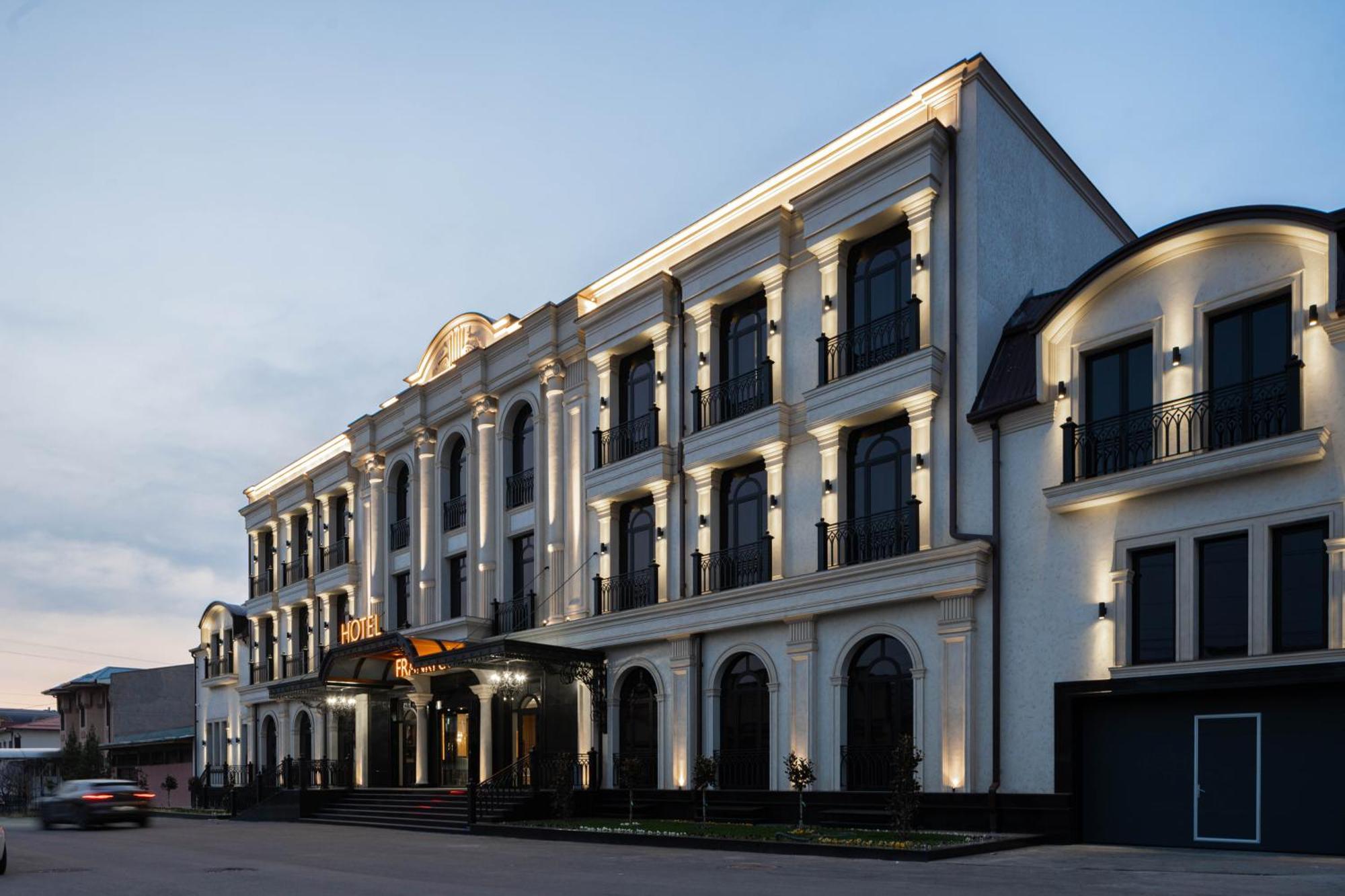 Frankfort Expo Hotel Tasken Kültér fotó